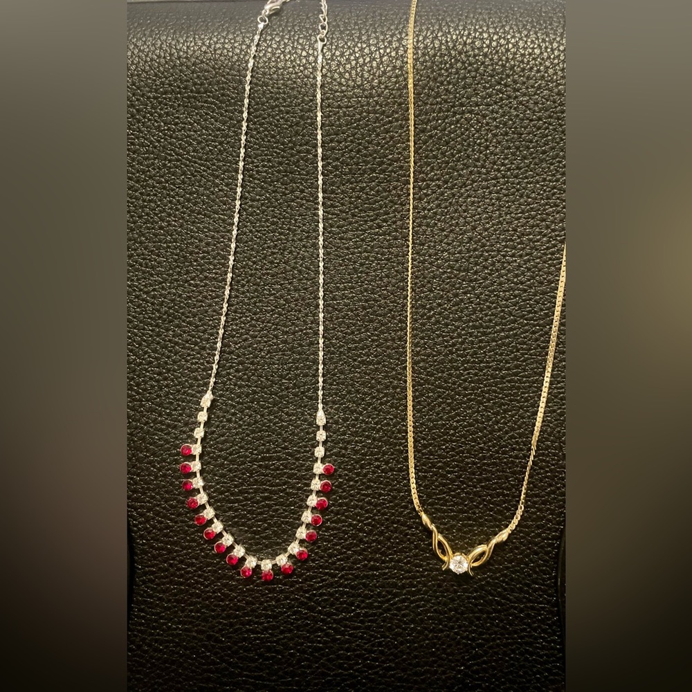 High quality fashion necklace in excellent condition. Bundle deal.